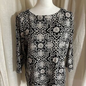 Croft & Barrow pullover 3/4 length sleeved black and white shirt.